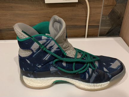 Баскетбольные кроссовки adidas