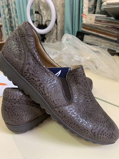 Кожаные осенние ботильоны Caprise 39 р