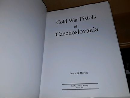 Пистолеты холодной войны Чехословакии. На англ. яз