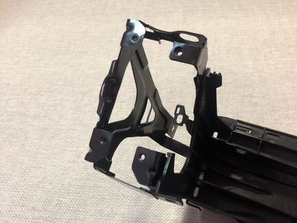 Кронштейн левой фары бмв Ф01 BMW F01