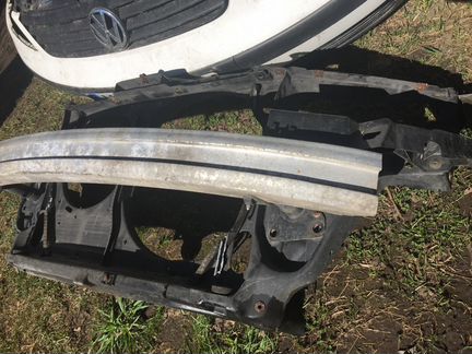 Усилитель перед бампера 3B0807113 vw passat b5