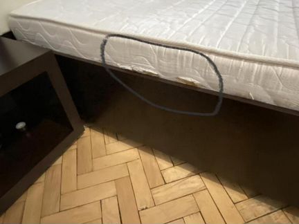 Кровать