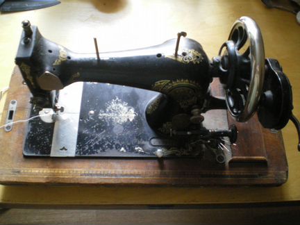 Швейная машинка singer