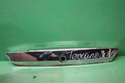 Накладка двери багажника Nissan Terrano 3 2014