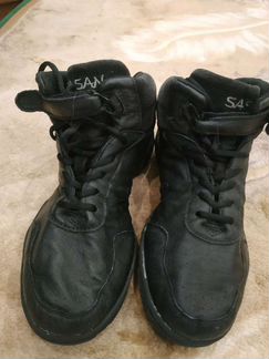 Кроссовки для танцев