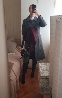 Серое шерстяное пальто букле