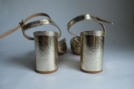 Босоножки Stradivarius