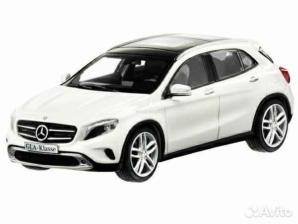 1:43 Mercedes-Benz GLA (Schuco) White. B66960266