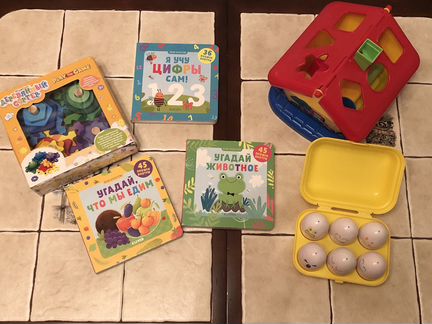 Развивающие игрушки и книги 1-3 года
