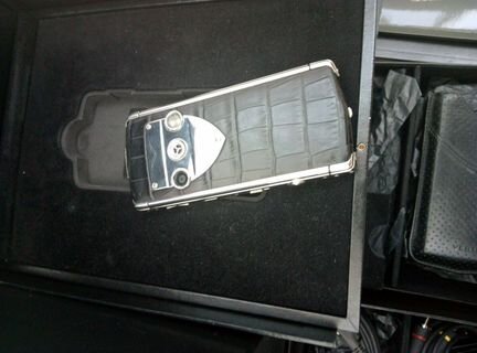 Vertu Constellation Touch Black Alligator