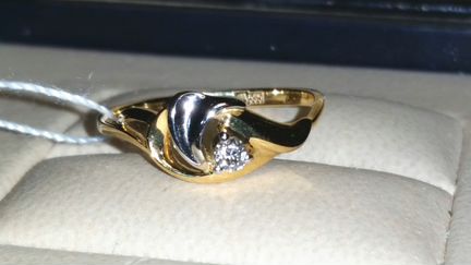 Кольцо золотое с бриллиантом (Россия)